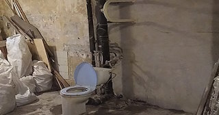 Демонтаж сантехкабины в панельном доме - цена от 1049 рублей | Сварной-Грз